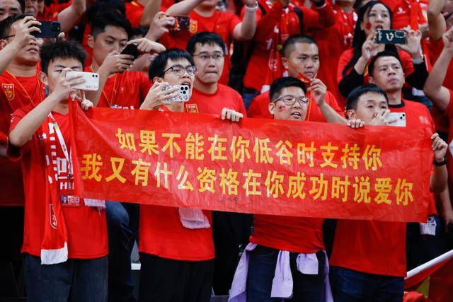 卡特比卢普斯正式进入名人堂 韦斯特第三次进