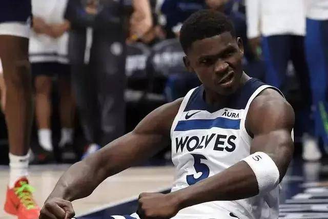 欧冠-维尼修斯破门莫拉塔弑旧主 皇马1-3AC米兰